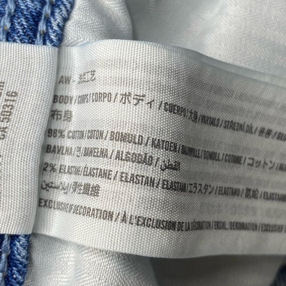 Hollister Ultra High-Rise Mom Block Denim Jean Shorts Size 7 - Picture 3 of 10